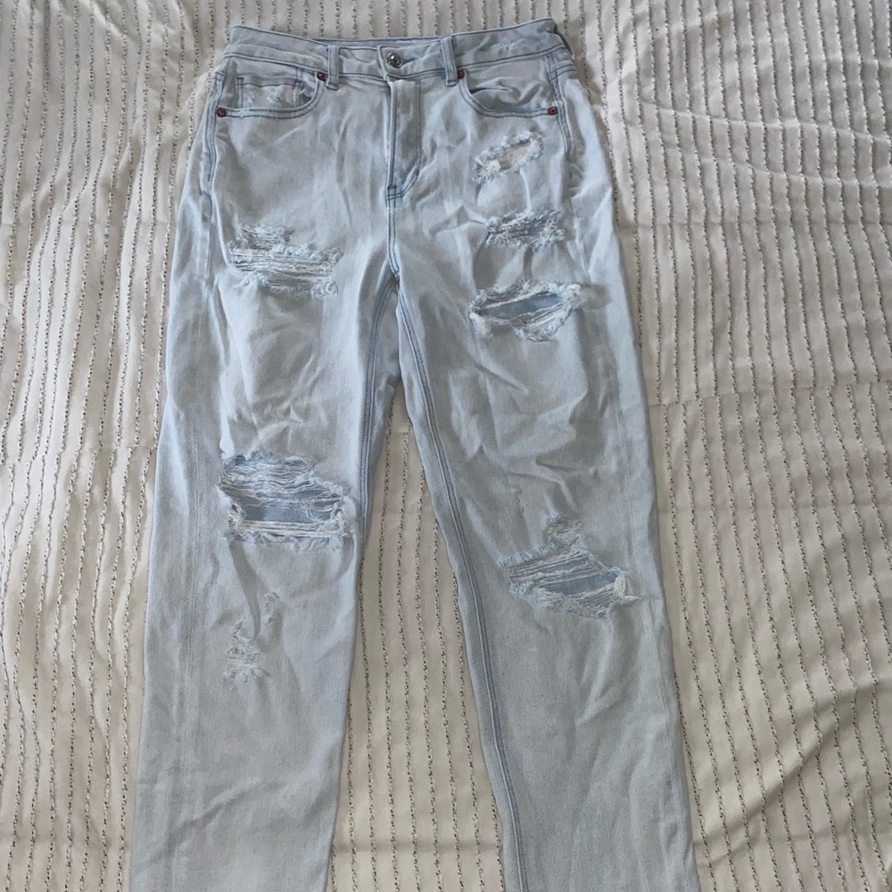 American Eagle High Rise Mom Jeans